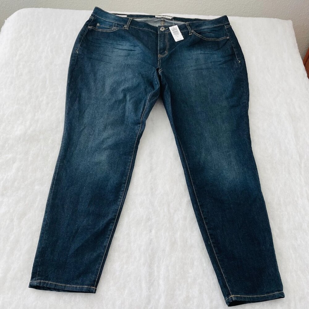 NWT Torrid Womens Deep Blue High Rise Stretch Curvy Skinny Denim Jeans Size 26R